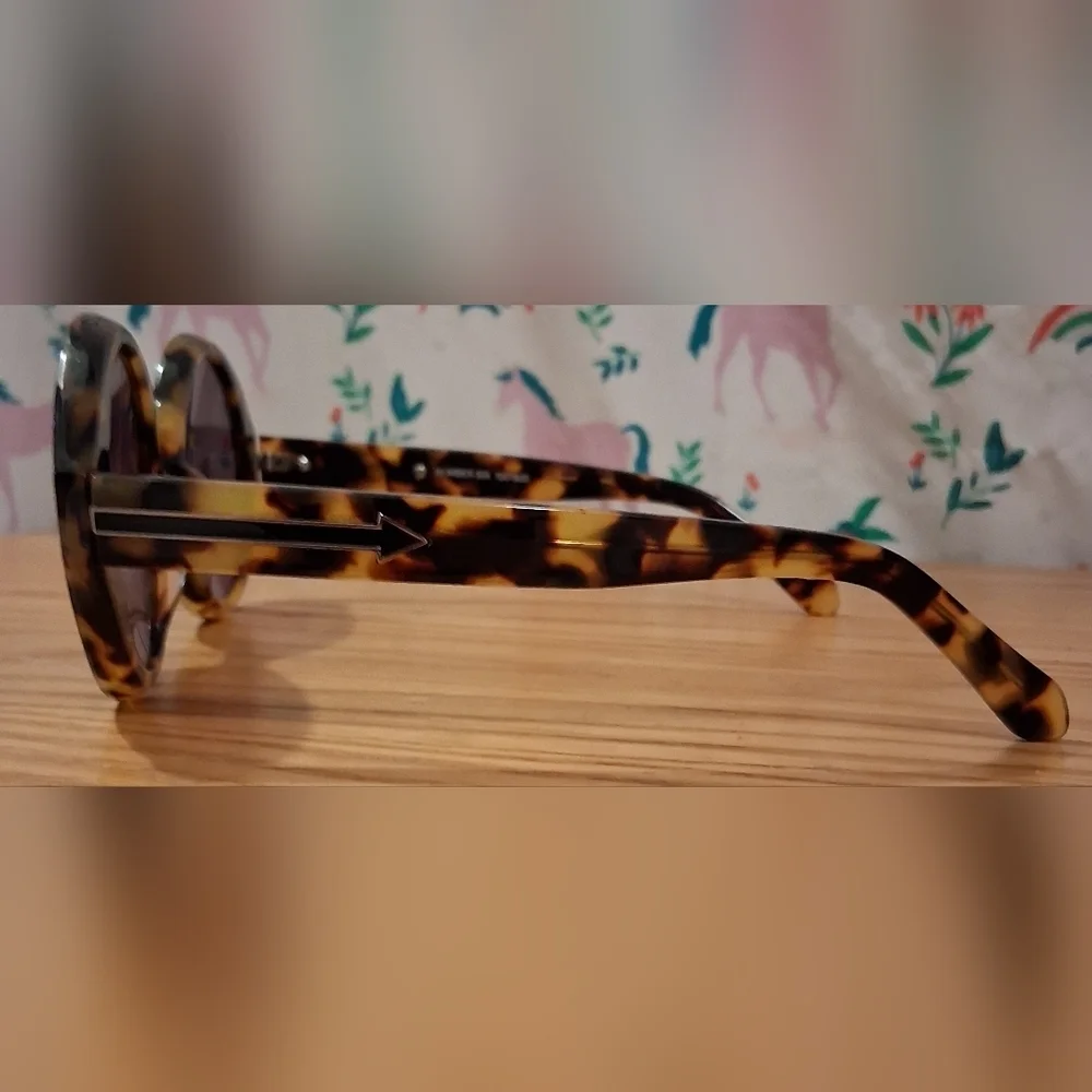 Karen Walker #6 Round Tortoise Acetate Dark Tint UV Boho Casual Sunglass Glasses